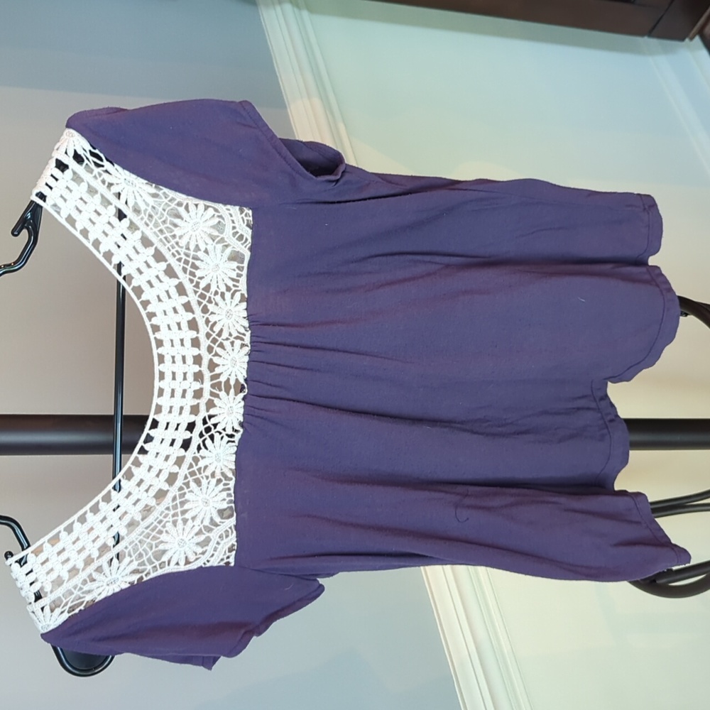 American Eagle Crochet flowy top